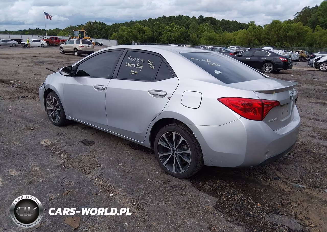 2017 Toyota Corolla Se VIN:5YFBURHE2HP613692 - 3