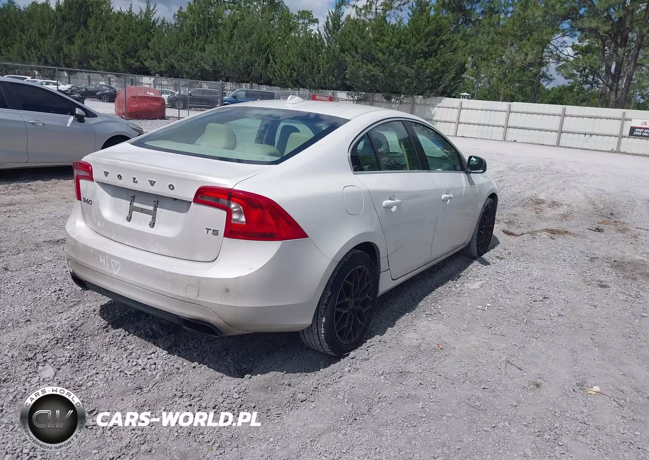 2015 Volvo S60 T5 Platinum VIN:YV140MFM1F1355727 - 4