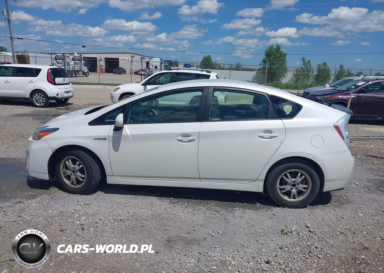 2011 Toyota Prius Three VIN:JTDKN3DU8B0320372 - 15