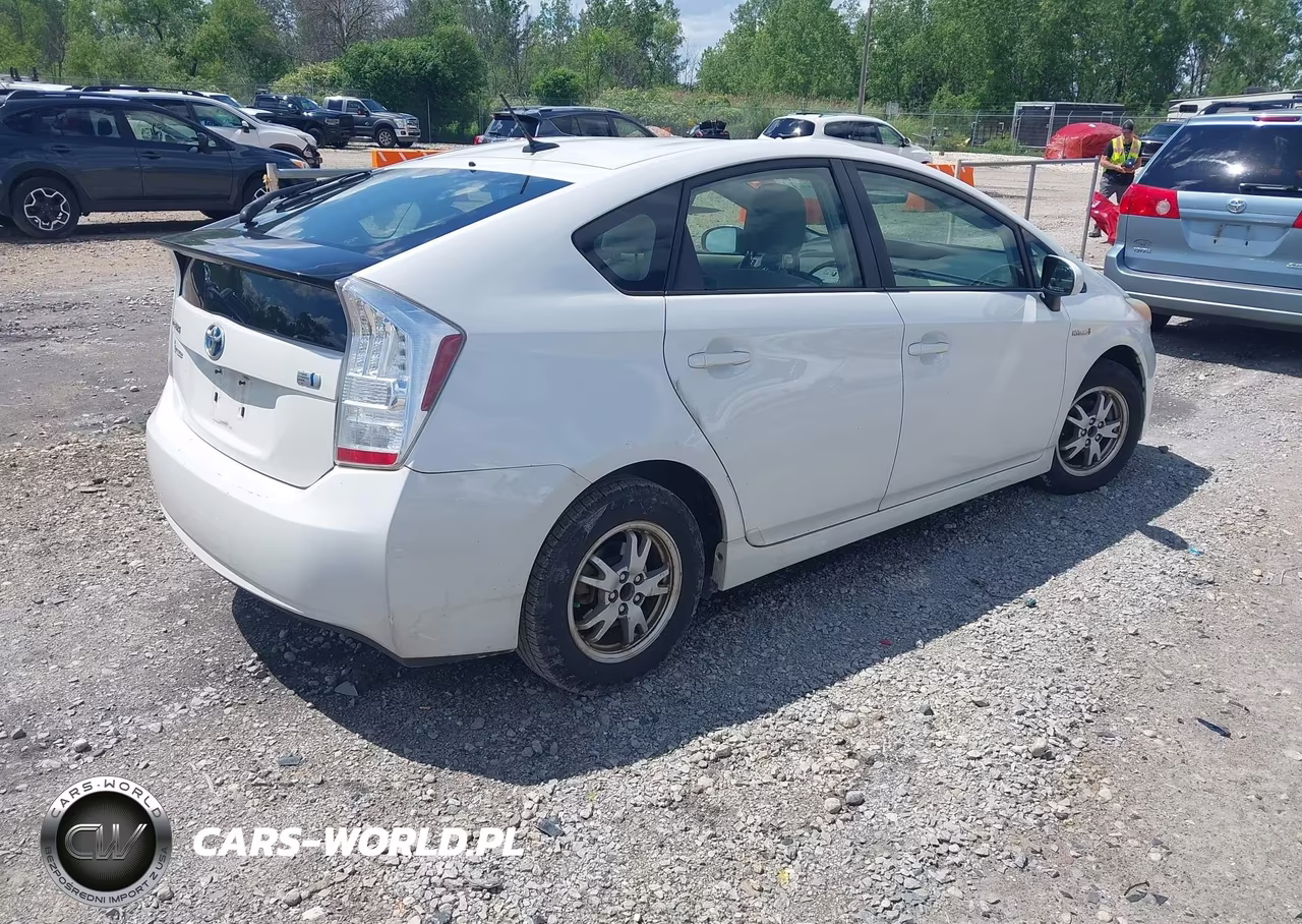 2011 Toyota Prius Three VIN:JTDKN3DU8B0320372 - 4
