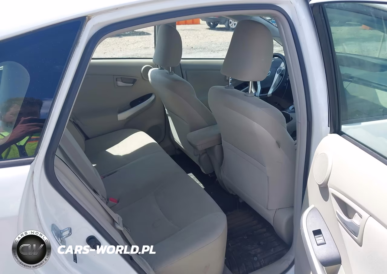 2011 Toyota Prius Three VIN:JTDKN3DU8B0320372 - 8