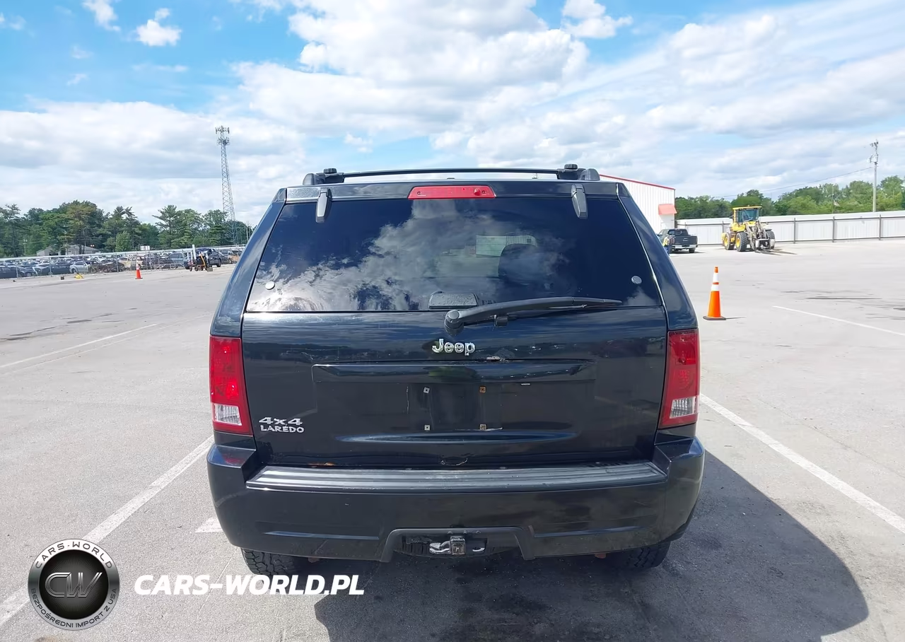 2010 Jeep Grand Cherokee Laredo VIN:1J4PR4GK3AC120033 - 16