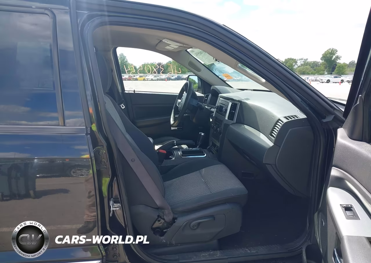 2010 Jeep Grand Cherokee Laredo VIN:1J4PR4GK3AC120033 - 5