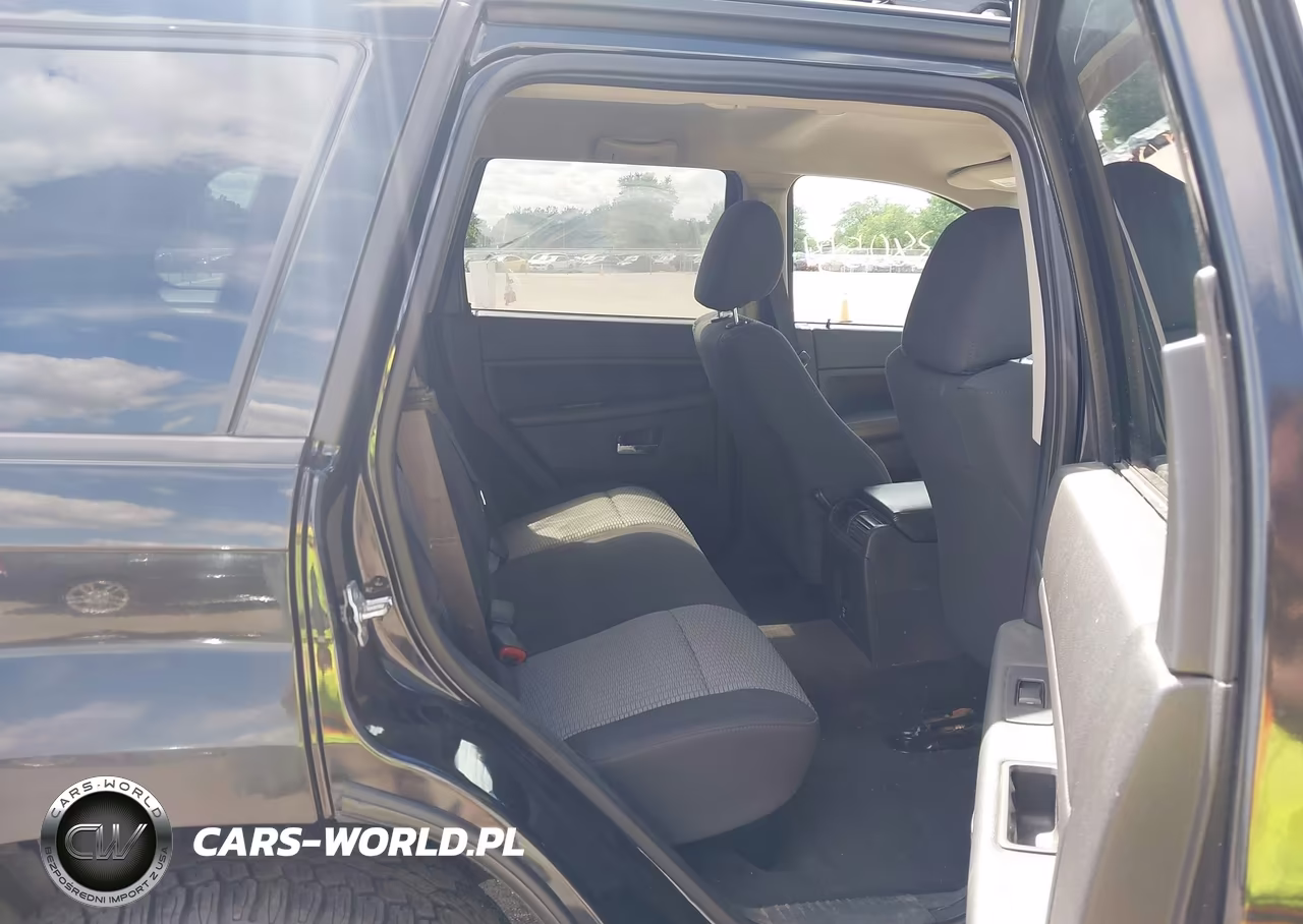 2010 Jeep Grand Cherokee Laredo VIN:1J4PR4GK3AC120033 - 8