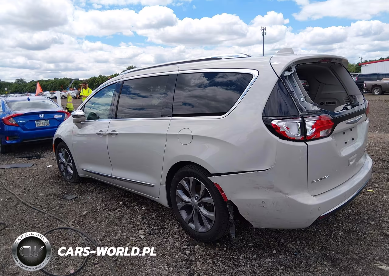 2020 Chrysler Pacifica Limited VIN:2C4RC1GG2LR140830 - 3