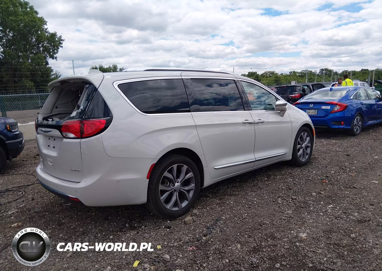 2020 Chrysler Pacifica Limited VIN:2C4RC1GG2LR140830 - 4