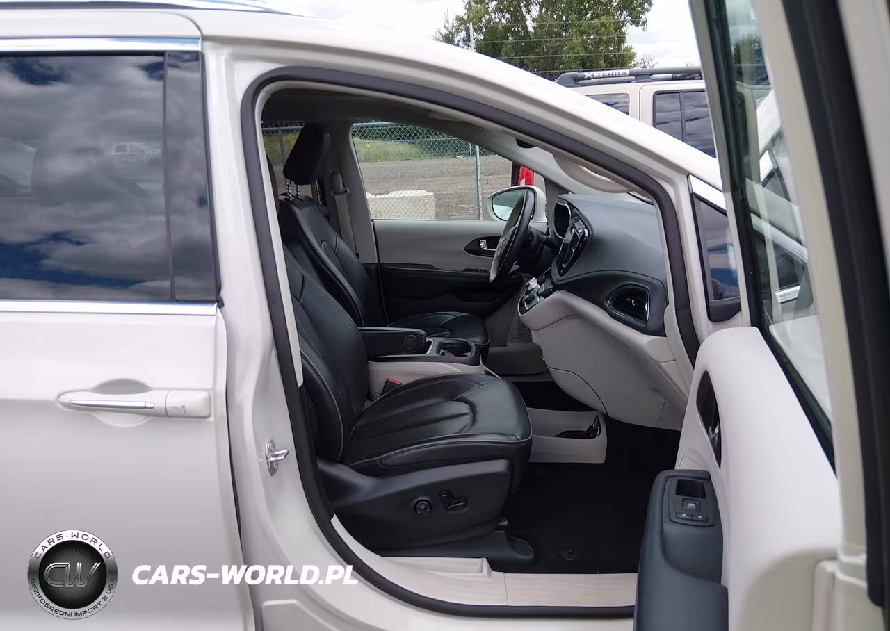 2020 Chrysler Pacifica Limited VIN:2C4RC1GG2LR140830 - 5