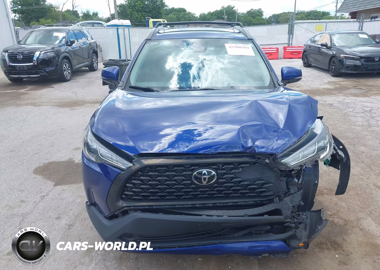 2022 Toyota Corolla Cross Le VIN:7MUBAABG8NV002465 - 13