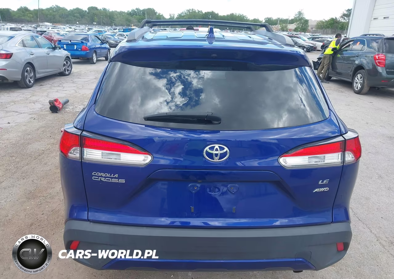 2022 Toyota Corolla Cross Le VIN:7MUBAABG8NV002465 - 17