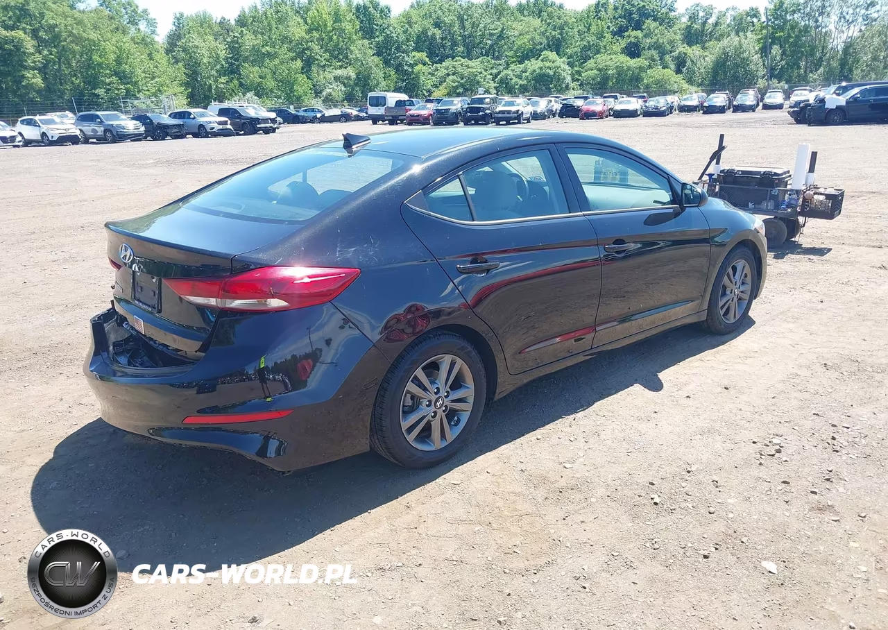 2018 Hyundai Elantra Value Edition VIN:5NPD84LF0JH376946 - 4