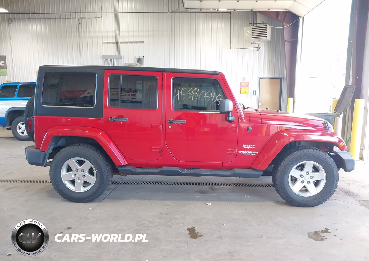2012 Jeep Wrangler Unlimited Sahara VIN:1C4BJWEG8CL164047 - 13