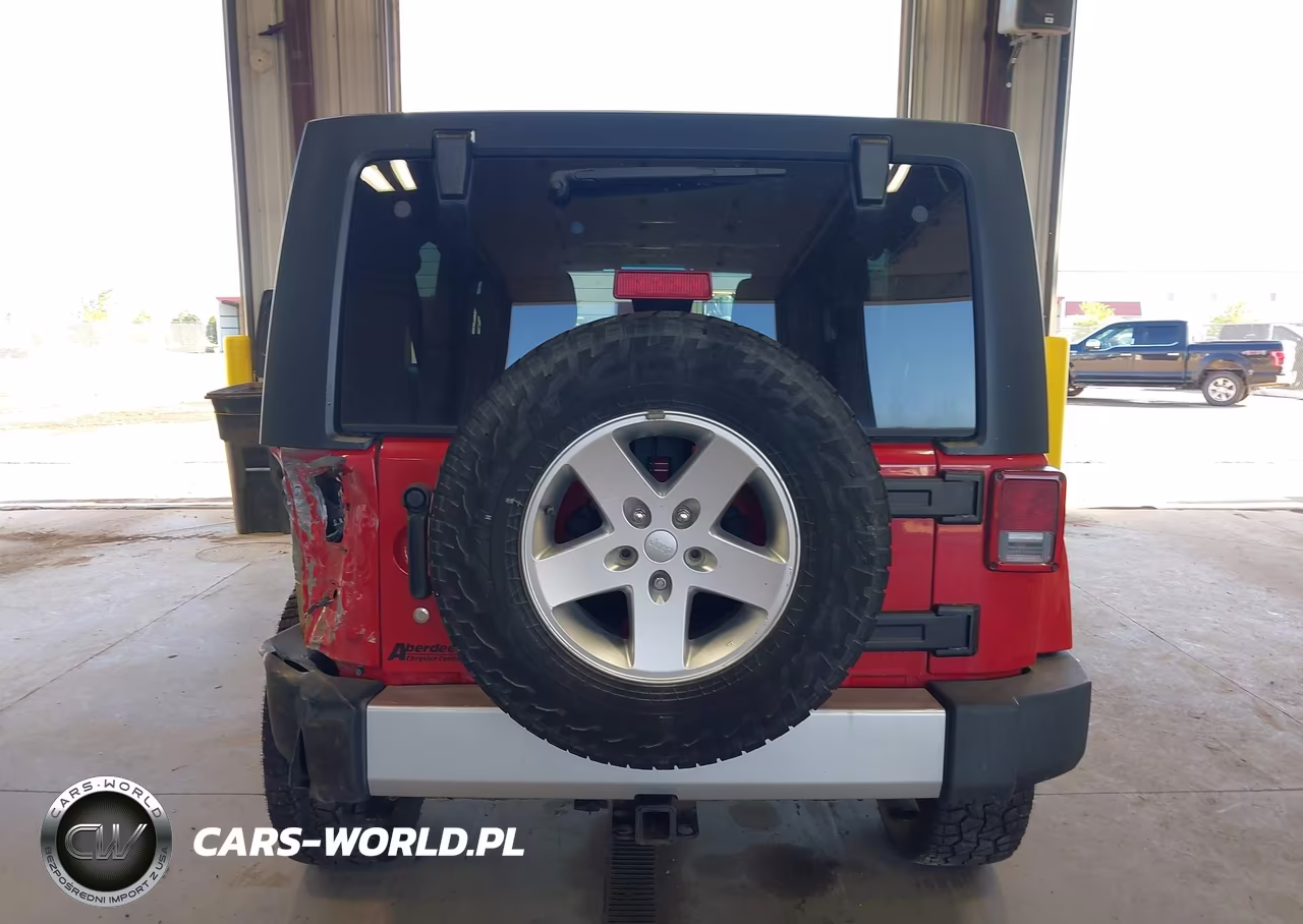 2012 Jeep Wrangler Unlimited Sahara VIN:1C4BJWEG8CL164047 - 16