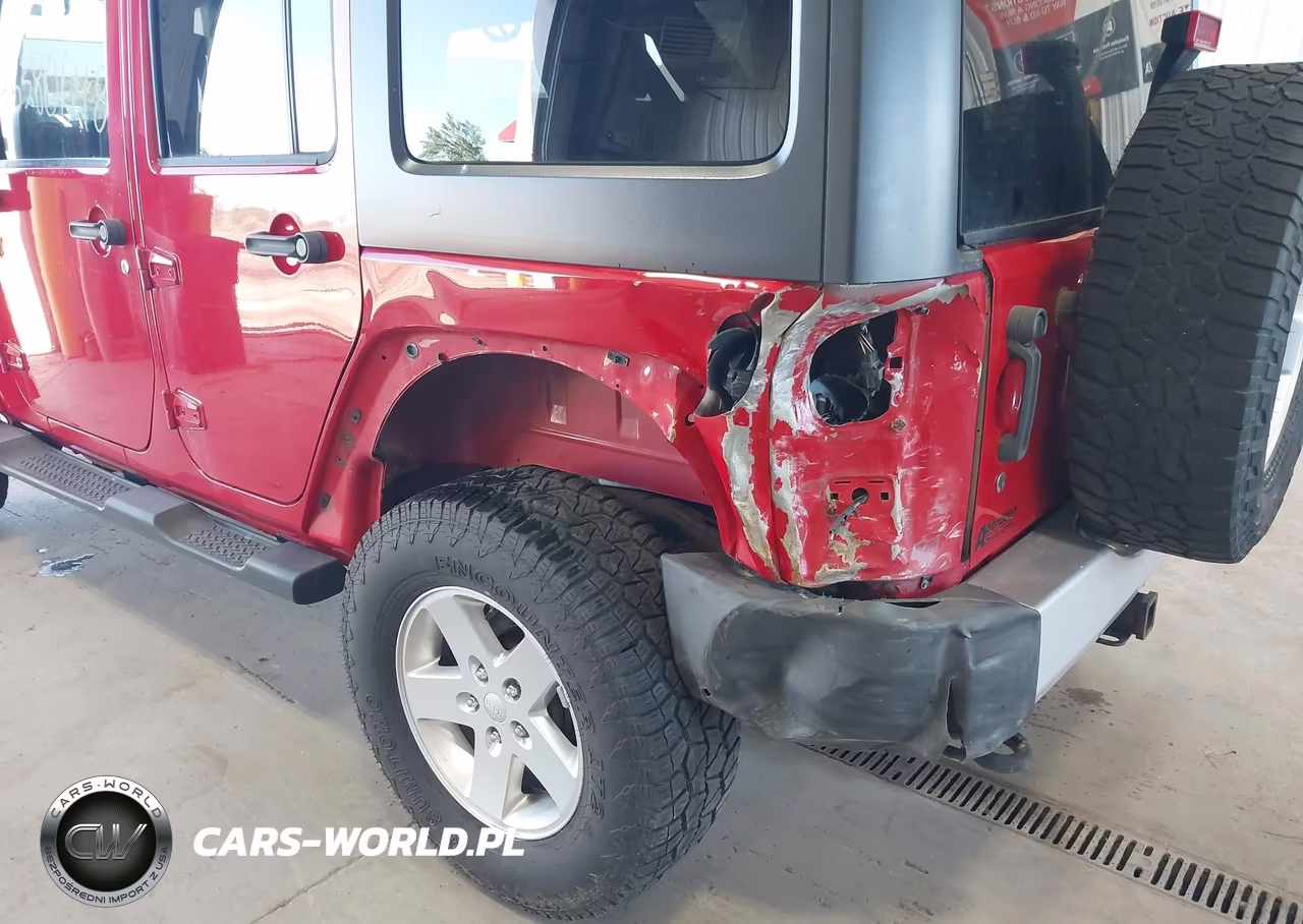 2012 Jeep Wrangler Unlimited Sahara VIN:1C4BJWEG8CL164047 - 6