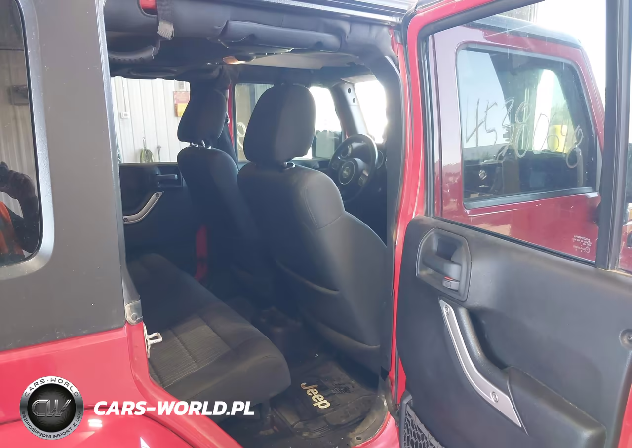 2012 Jeep Wrangler Unlimited Sahara VIN:1C4BJWEG8CL164047 - 8