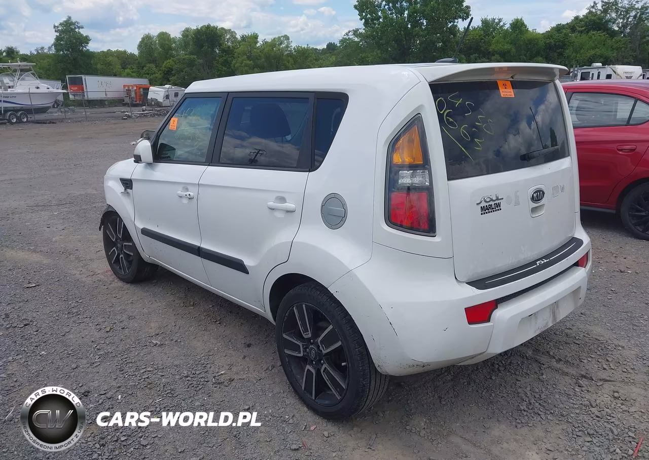 2011 Kia Soul + VIN:KNDJT2A26B7723689 - 3