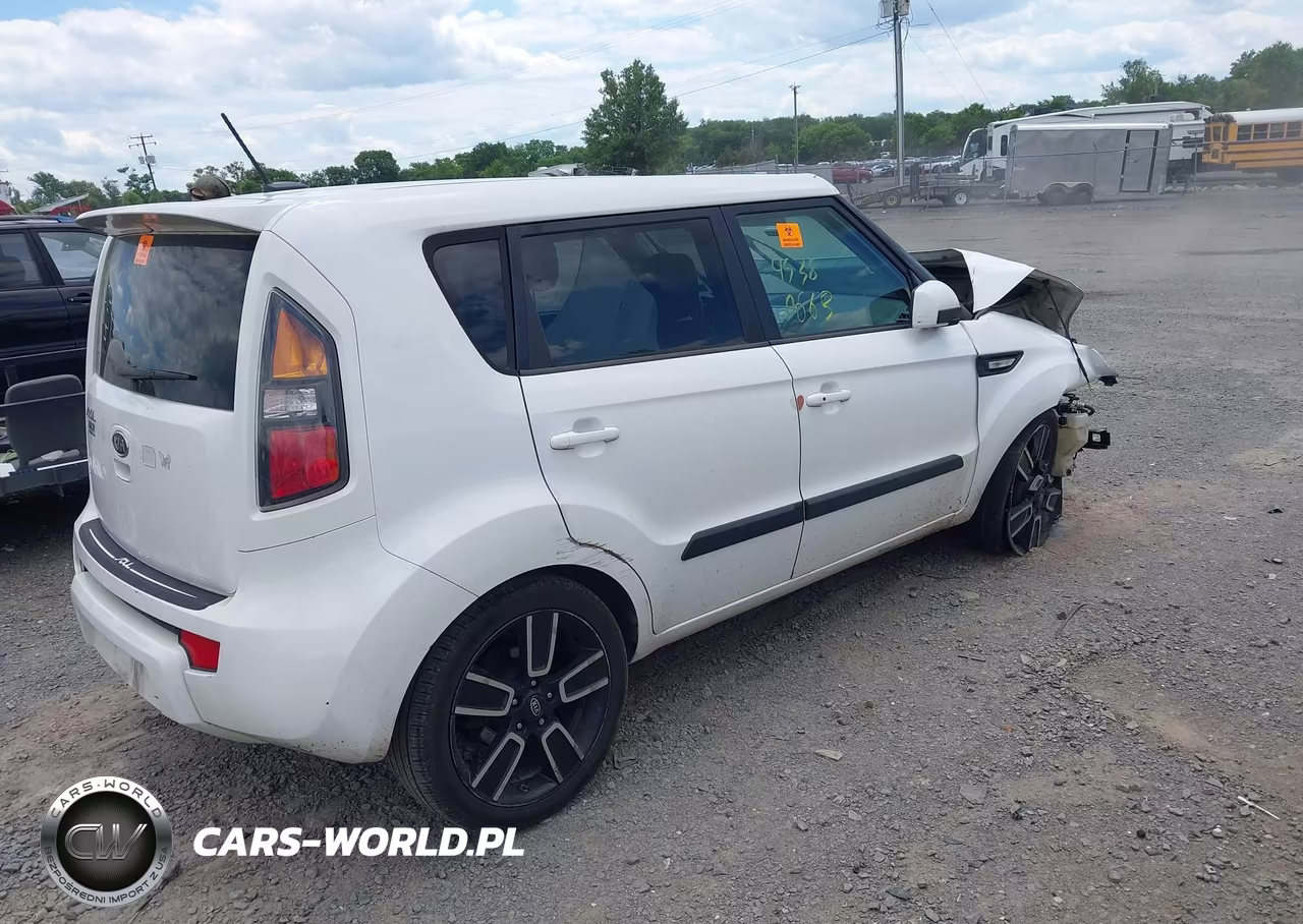 2011 Kia Soul + VIN:KNDJT2A26B7723689 - 4