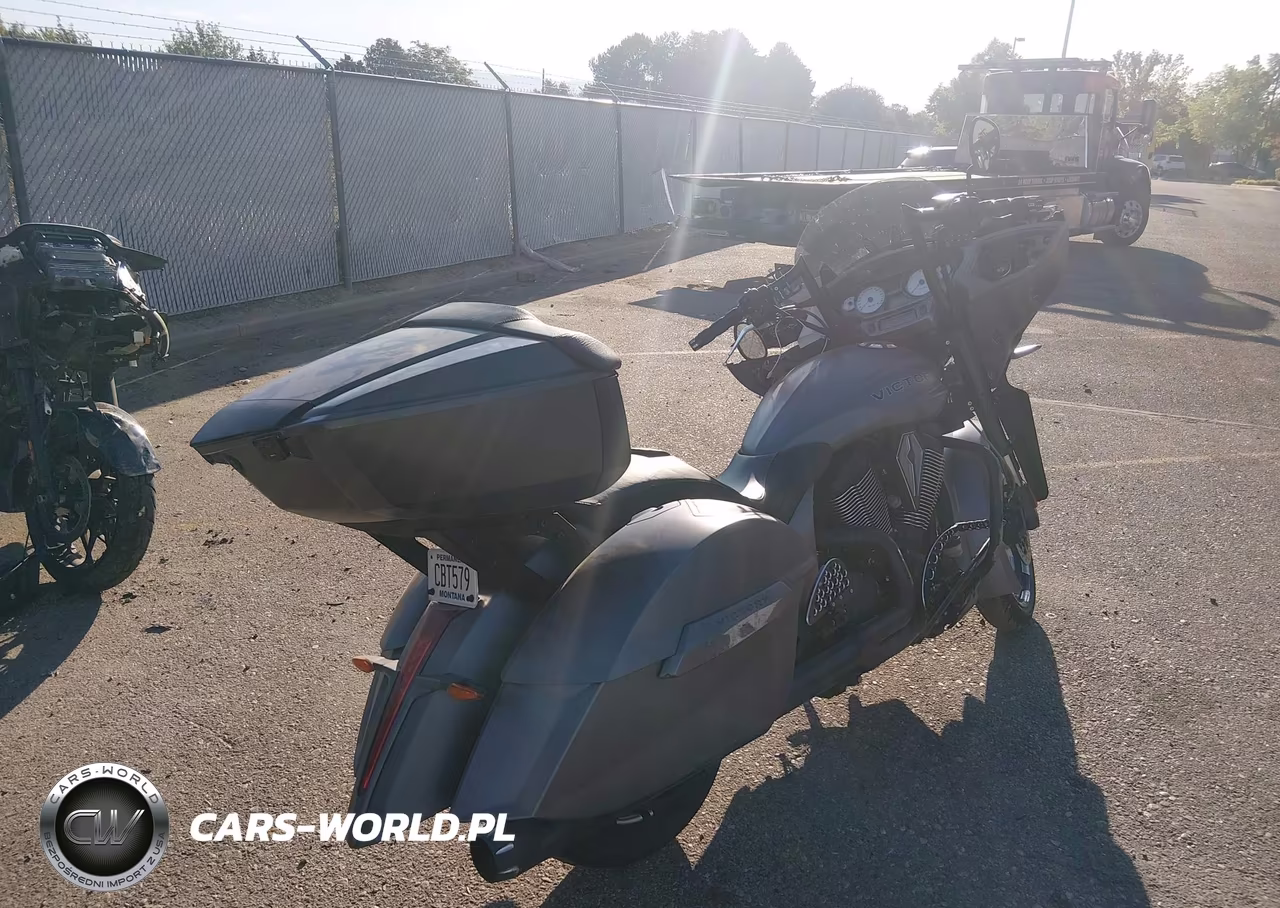 2016 Victory Motorcycles Magnum X-1 VIN:5VPUW36N1G3052932 - 4