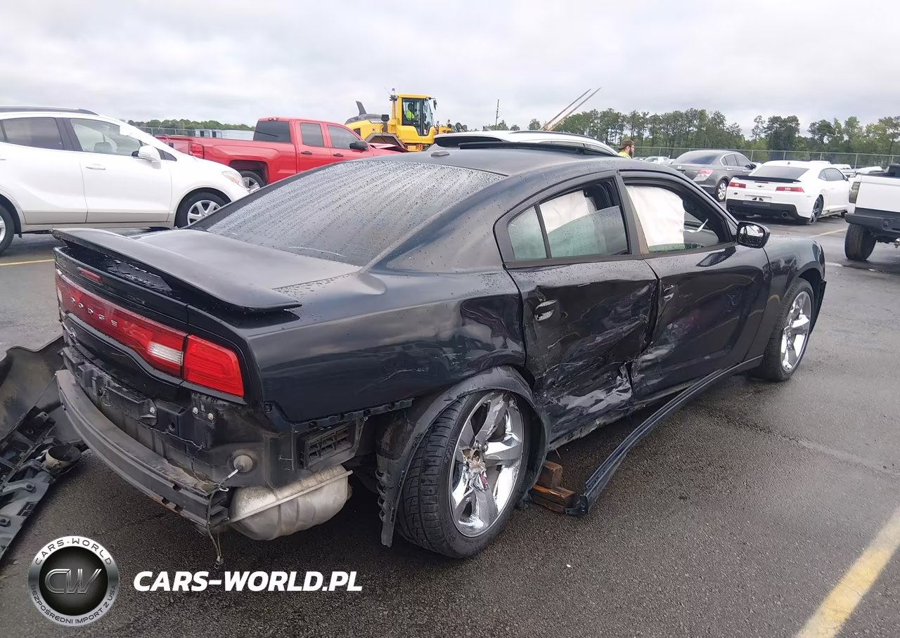 2011 Dodge Charger Rallye Plus VIN:2B3CL3CG0BH513604 - 4