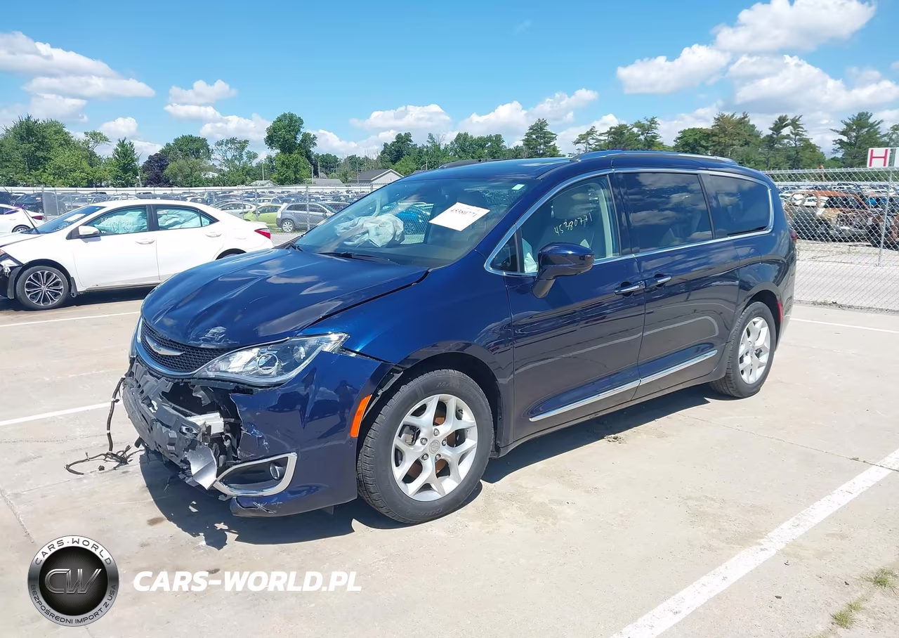 2020 Chrysler Pacifica Touring L Plus VIN:2C4RC1EG2LR251042 - 2