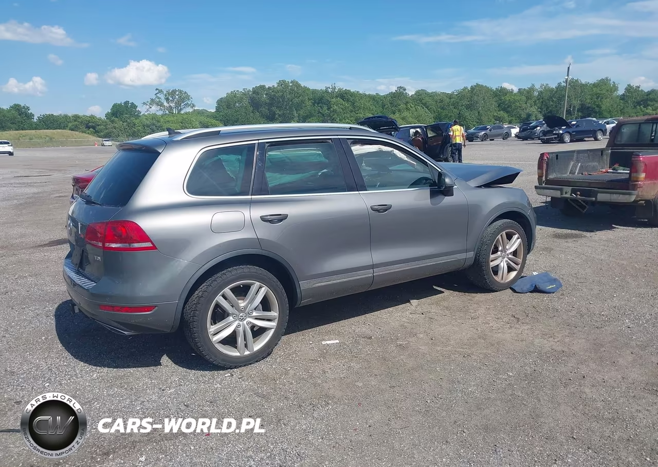 2013 Volkswagen Touareg Tdi Executive VIN:WVGEP9BP4DD012209 - 4