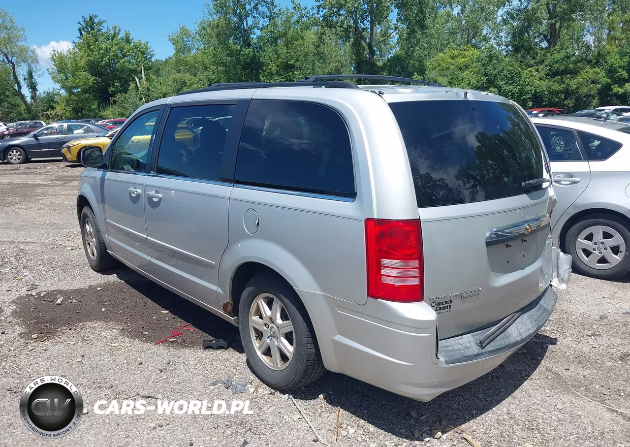 2008 Chrysler Town & Country Touring VIN:2A8HR54P78R842793 - 3