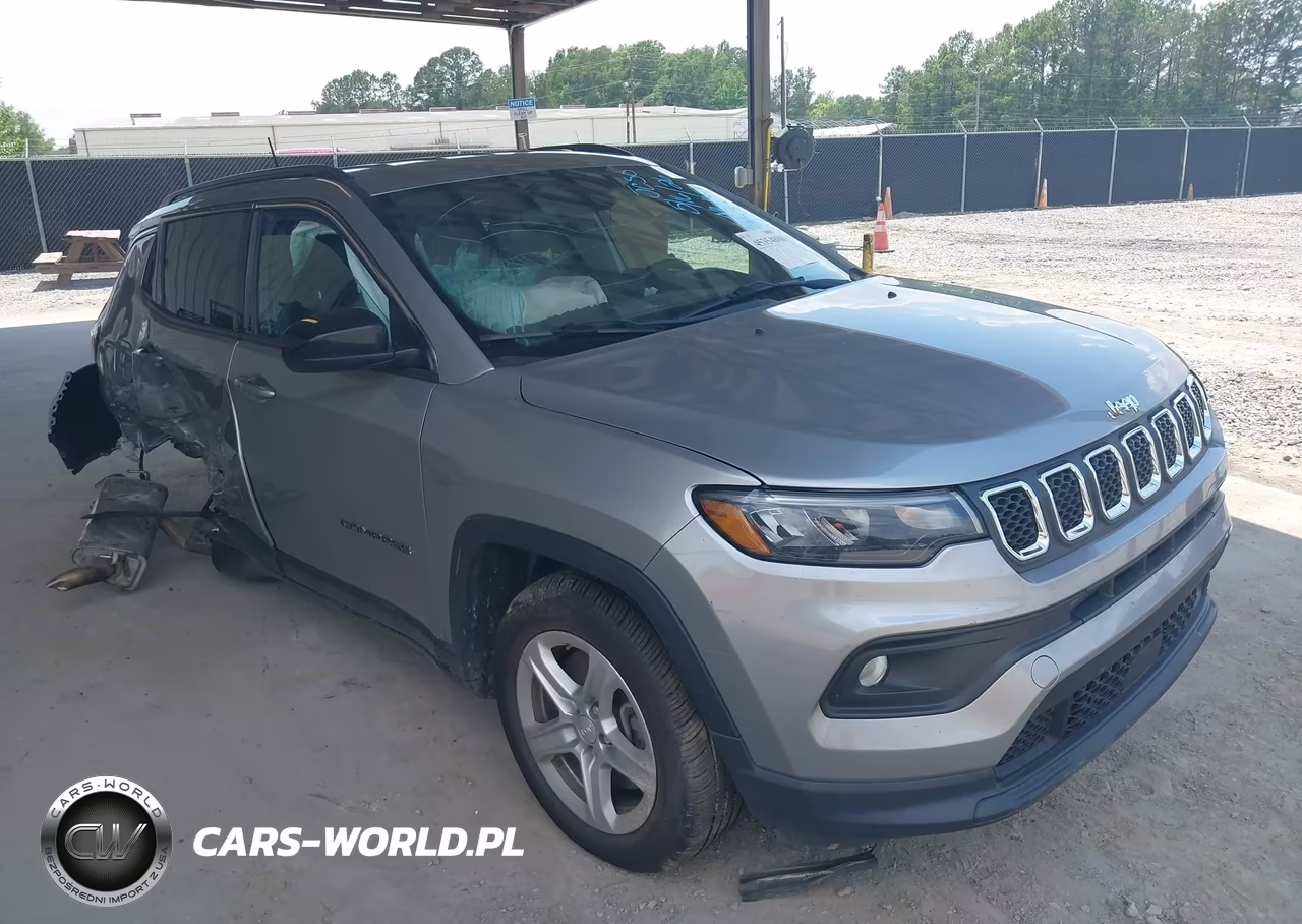 2023 Jeep Compass Latitude 4X4 – zdjęcie 1 z 17