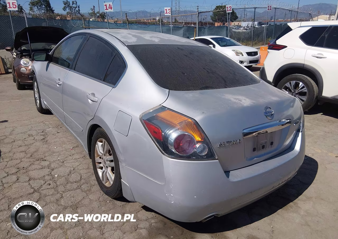 2011 Nissan Altima 2.5 S VIN:1N4AL2AP2BN448982 - 3