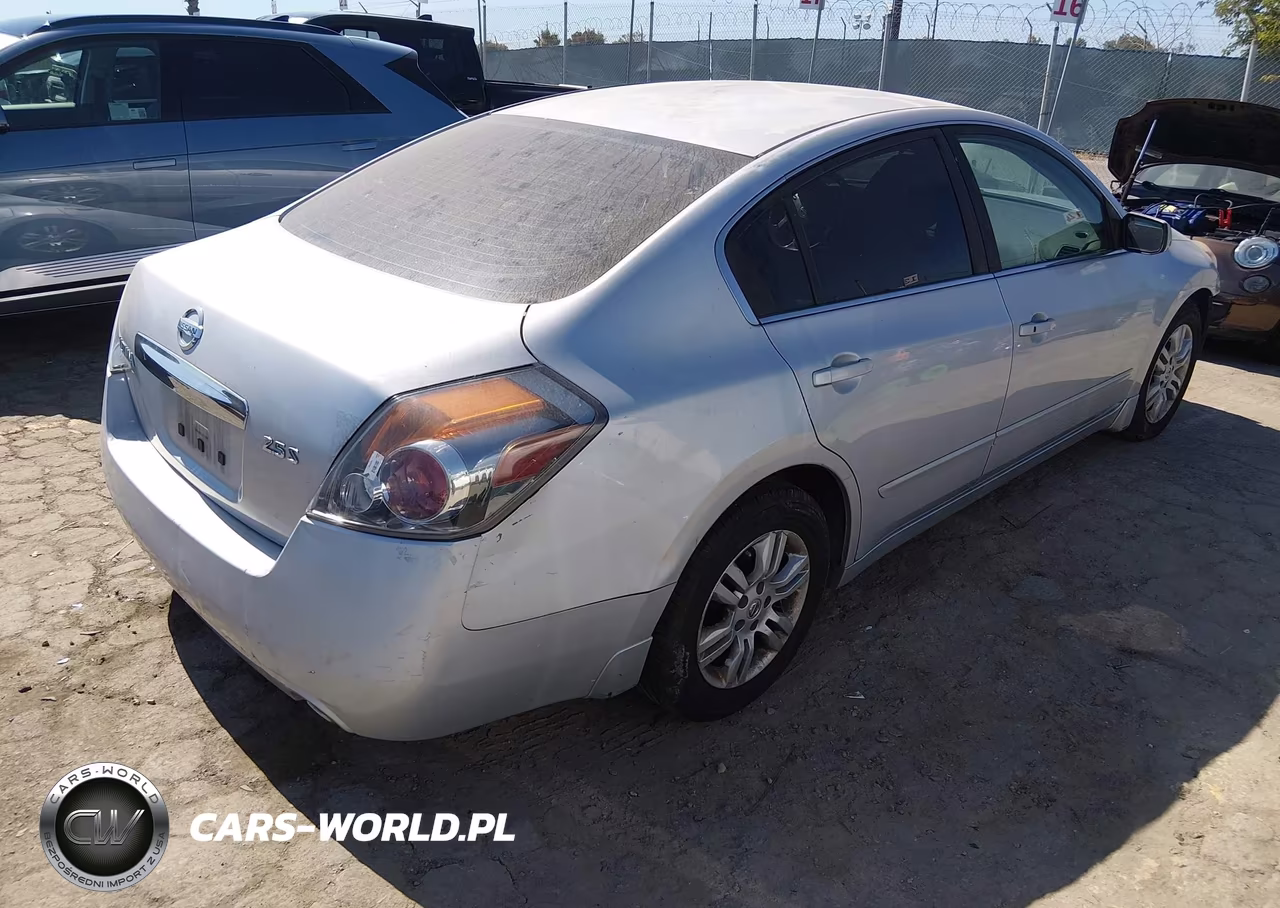 2011 Nissan Altima 2.5 S VIN:1N4AL2AP2BN448982 - 4