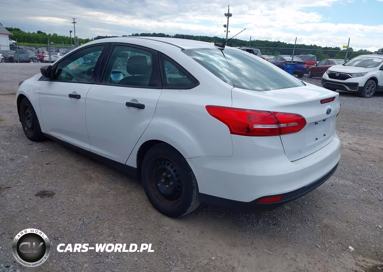 2016 Ford Focus S VIN:1FADP3E26GL248714 - 3