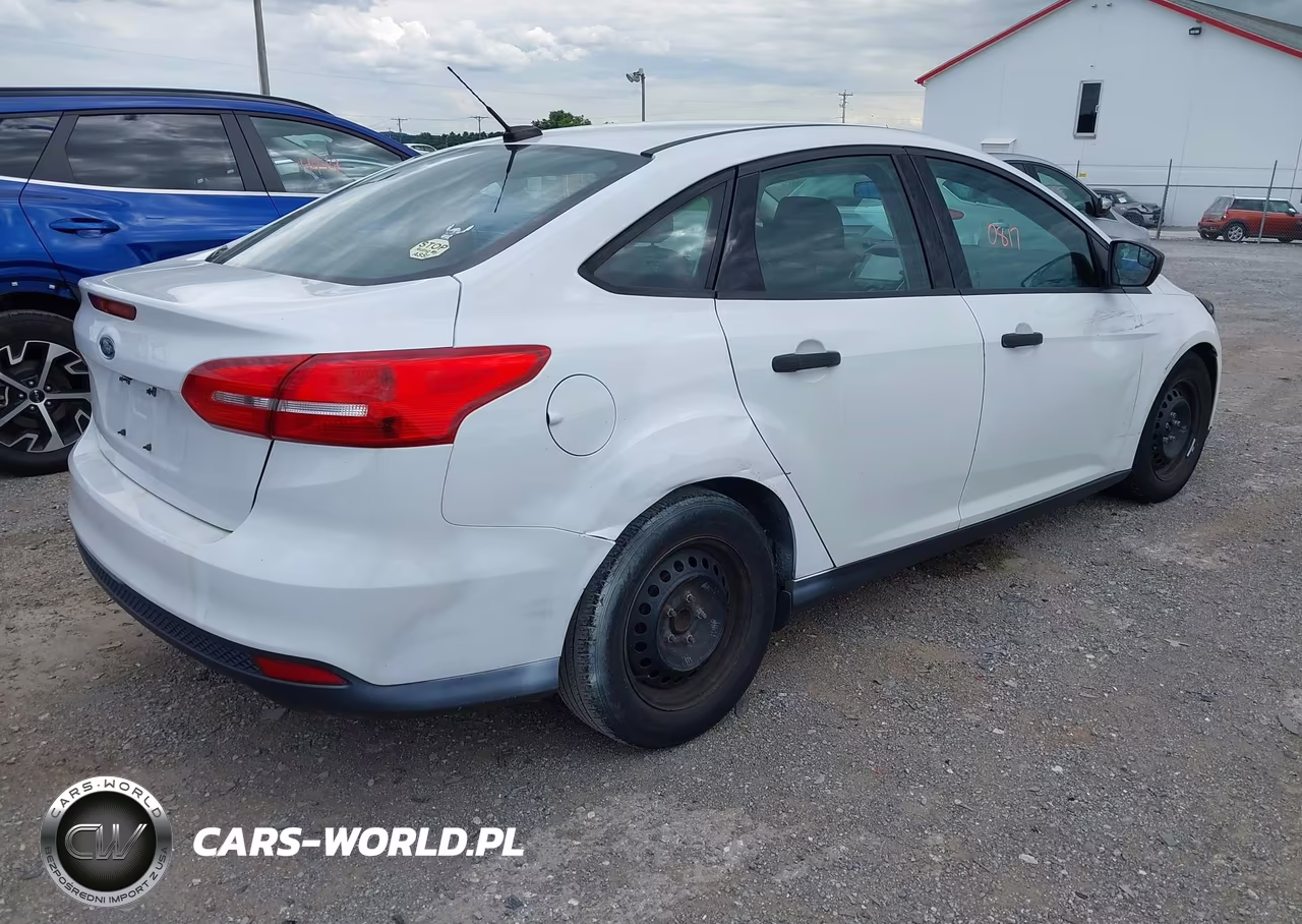 2016 Ford Focus S VIN:1FADP3E26GL248714 - 4