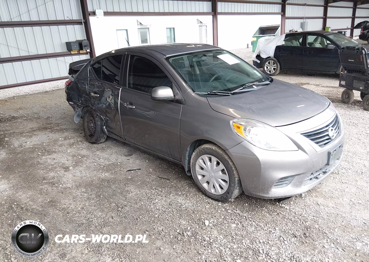 2013 Nissan Versa 1.6 Sv