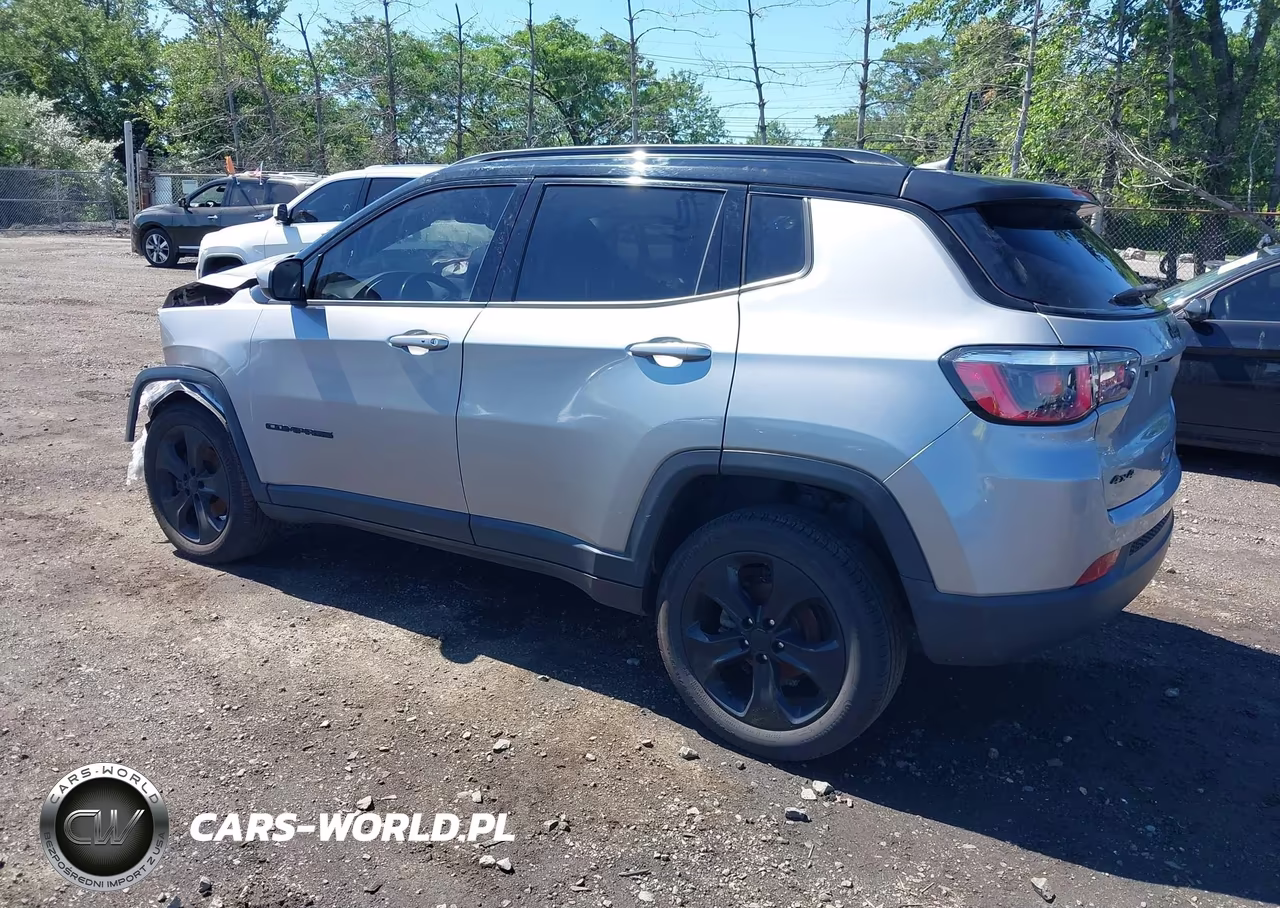 2020 Jeep Compass Altitude 4X4 VIN:3C4NJDBB9LT139611 - 3
