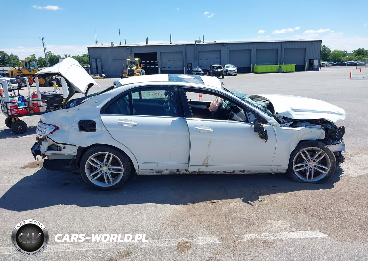 2013 Mercedes-Benz C 250 Sport VIN:WDDGF4HB9DA801364 - 14