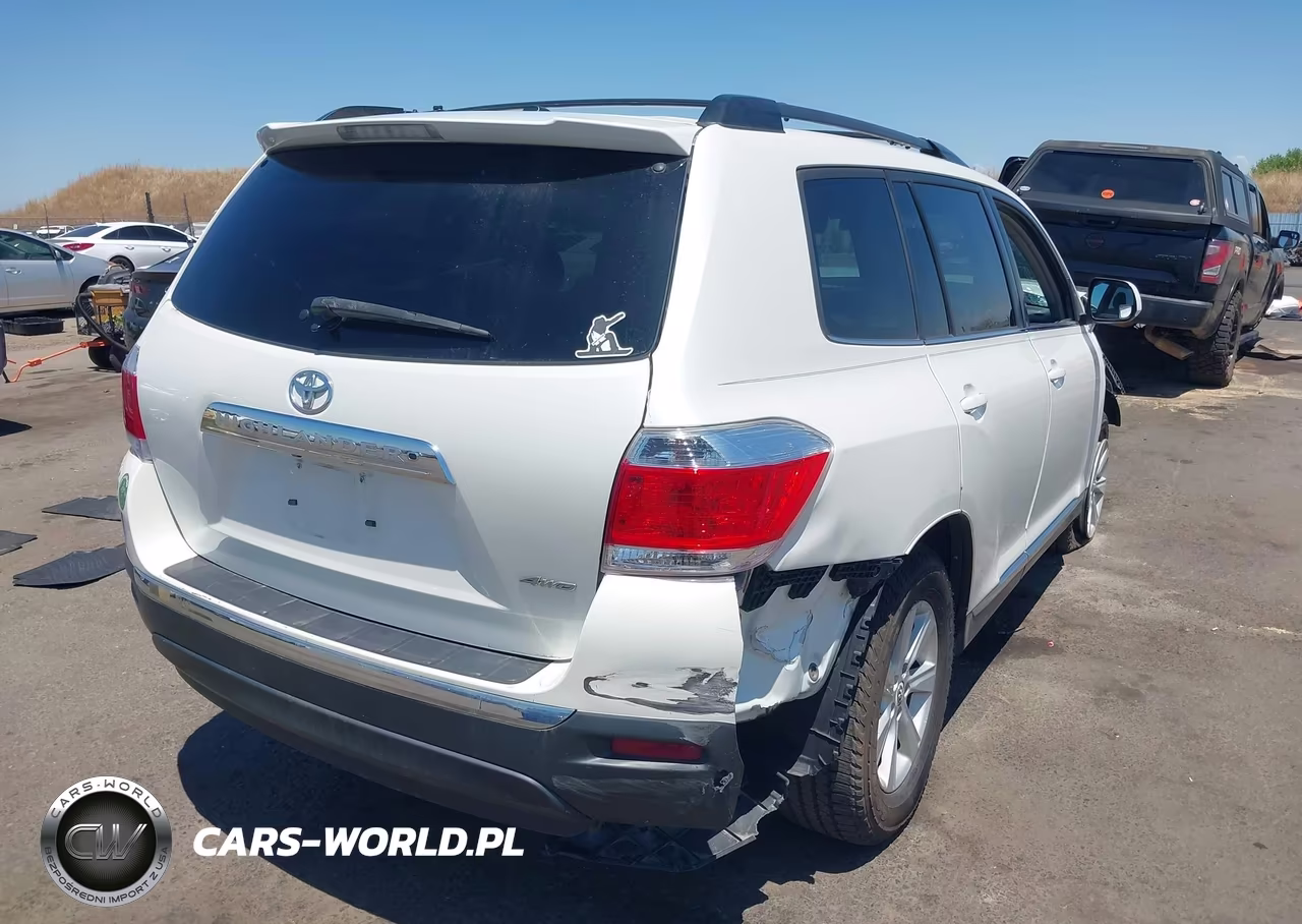 2012 Toyota Highlander Base V6 VIN:5TDBK3EH2CS143455 - 4