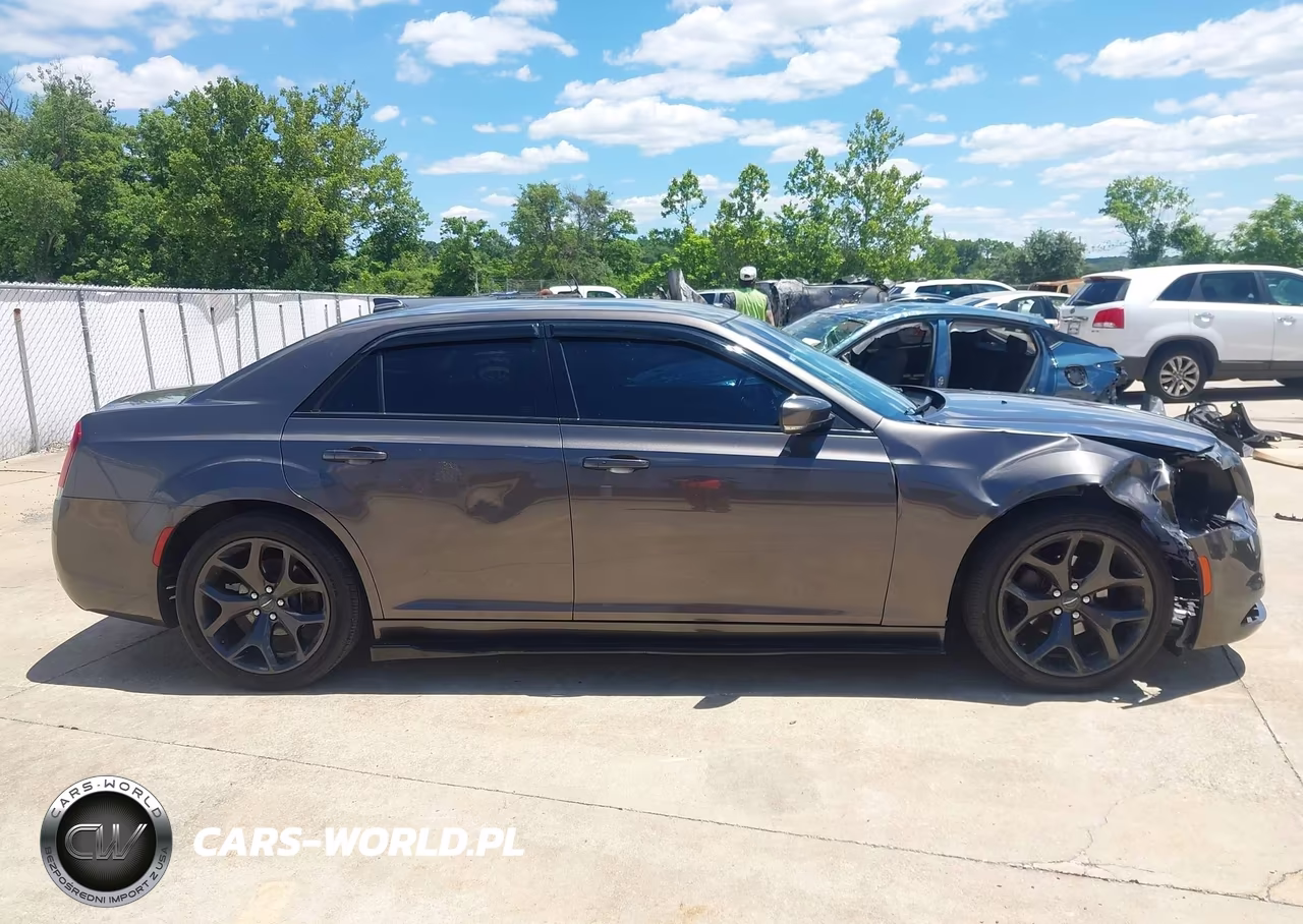 2021 Chrysler 300 300S VIN:2C3CCABG4MH520065 - 13