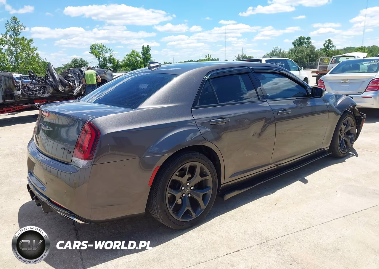 2021 Chrysler 300 300S VIN:2C3CCABG4MH520065 - 4