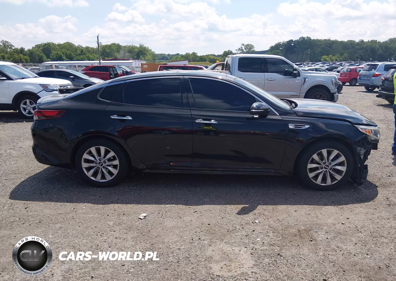 2018 Kia Optima S VIN:5XXGT4L31JG236322 - 14
