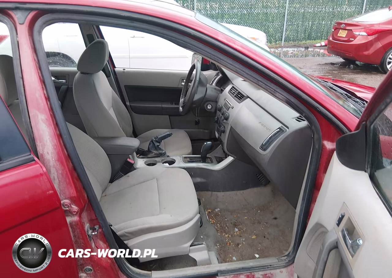 2010 Ford Focus Ses VIN:1FAHP3GN2AW170687 - 5