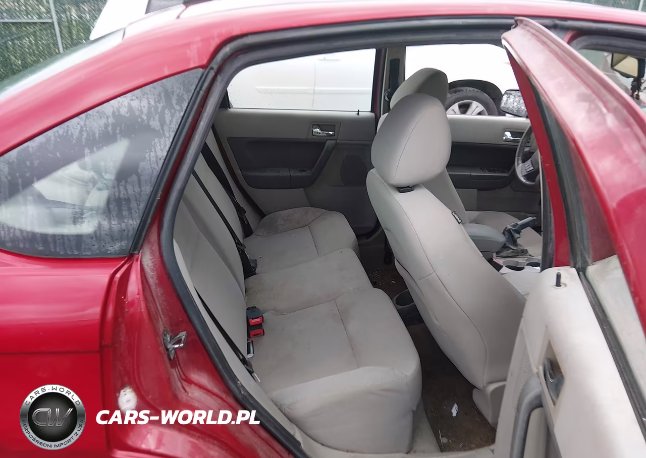 2010 Ford Focus Ses VIN:1FAHP3GN2AW170687 - 8