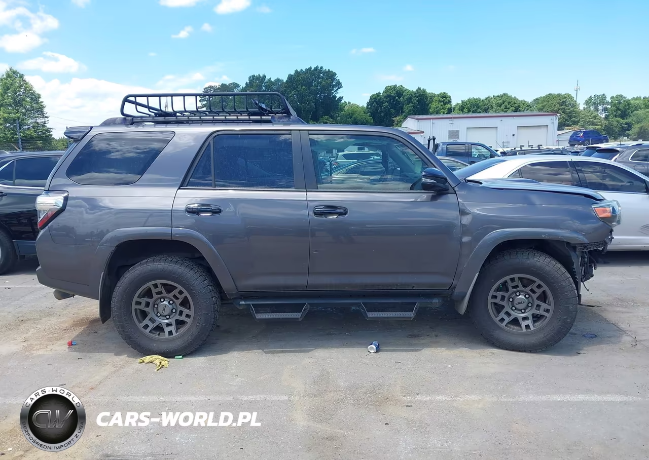 2020 Toyota 4Runner Venture Special Edition VIN:JTEBU5JRXL5755800 - 13