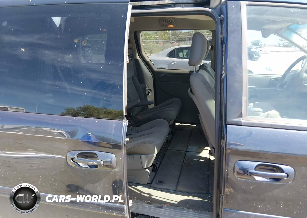2007 Chrysler Town & Country Lx VIN:2A8GP44R17R122529 - 8