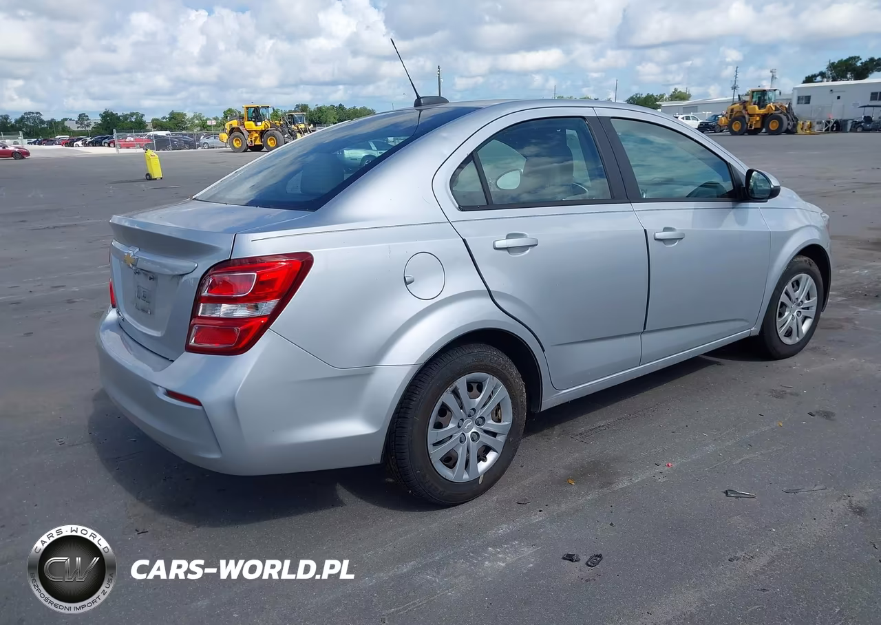 2018 Chevrolet Sonic Ls Auto VIN:1G1JB5SH2J4111649 - 4