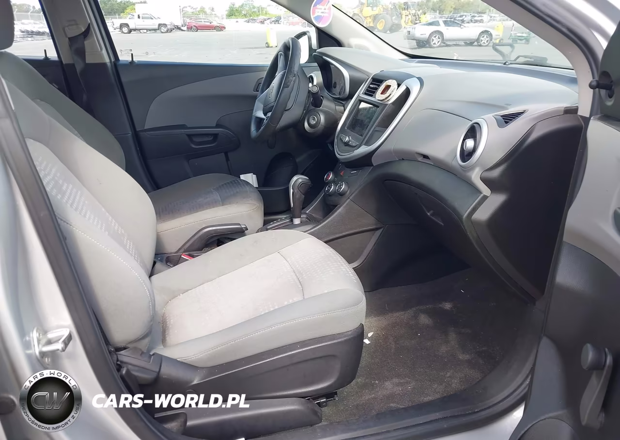 2018 Chevrolet Sonic Ls Auto VIN:1G1JB5SH2J4111649 - 5