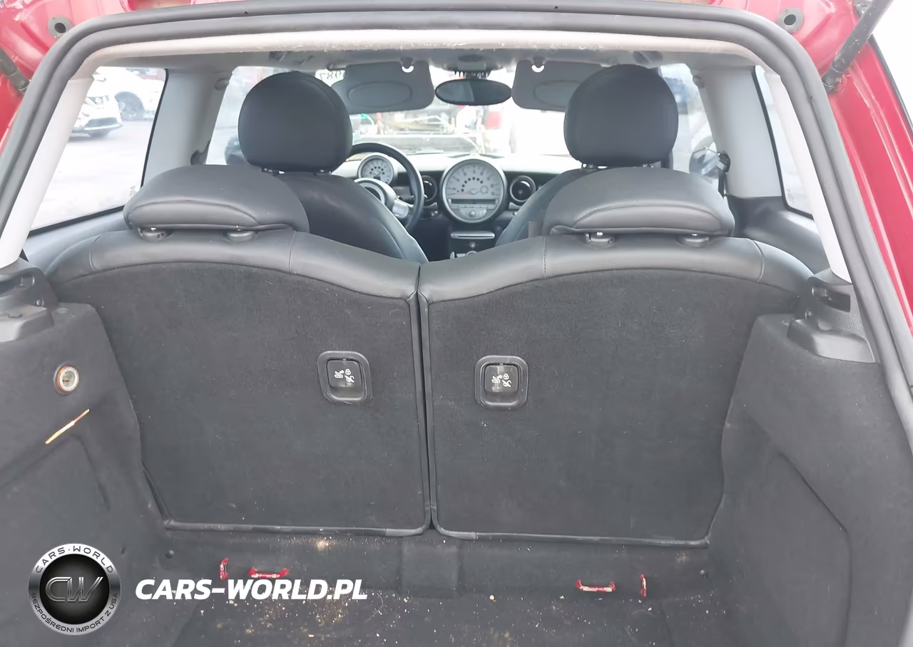 2008 Mini Cooper S VIN:WMWMF73518TT92929 - 17