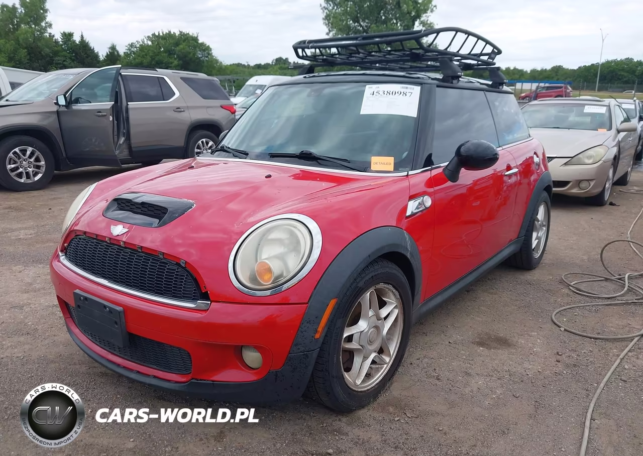 2008 Mini Cooper S VIN:WMWMF73518TT92929 - 2