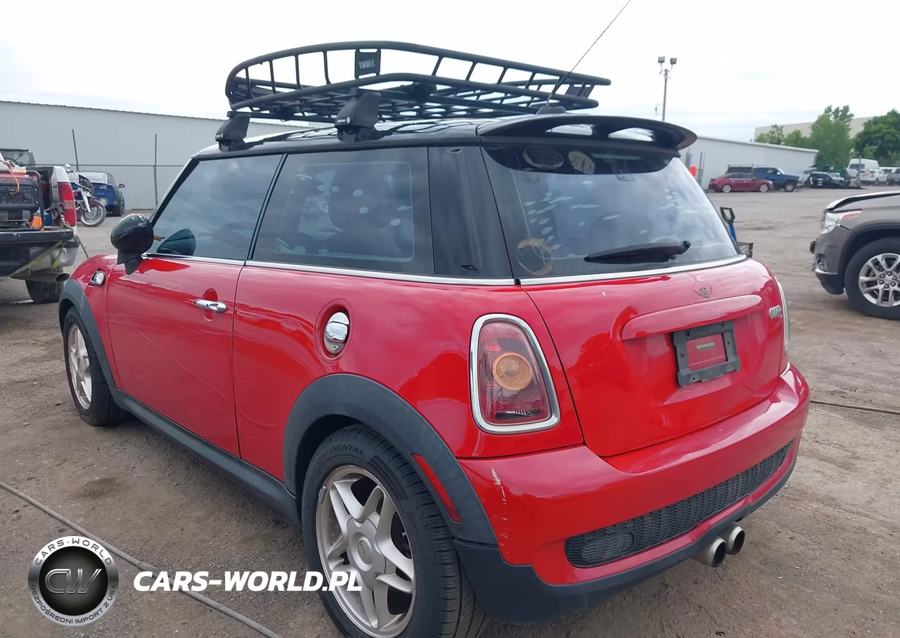 2008 Mini Cooper S VIN:WMWMF73518TT92929 - 3