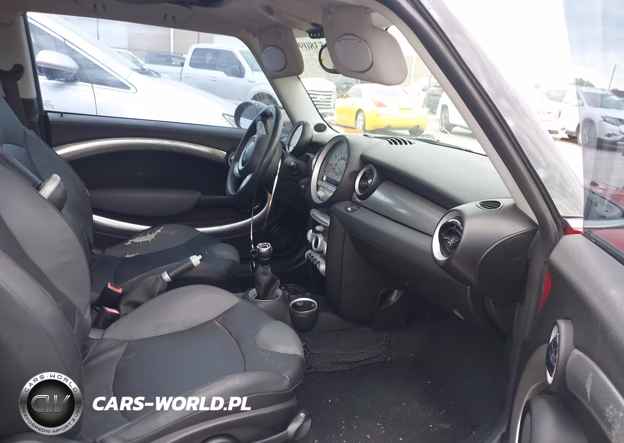 2008 Mini Cooper S VIN:WMWMF73518TT92929 - 5