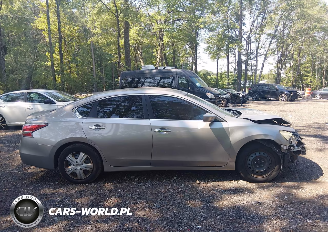 2015 Nissan Altima 2.5 VIN:1N4AL3AP4FC126559 - 12