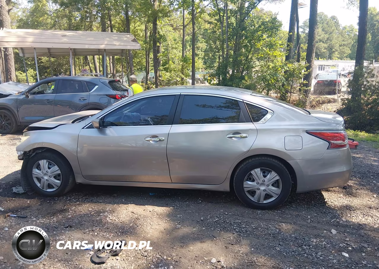 2015 Nissan Altima 2.5 VIN:1N4AL3AP4FC126559 - 13