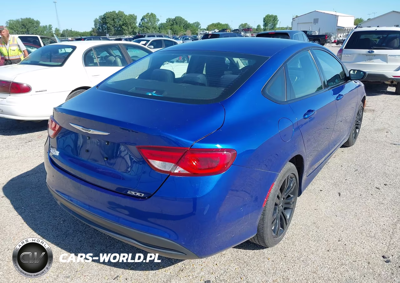 2017 Chrysler 200 Touring VIN:1C3CCCFB7HN509634 - 4